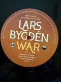 Lars Bygd&eacute;n - War